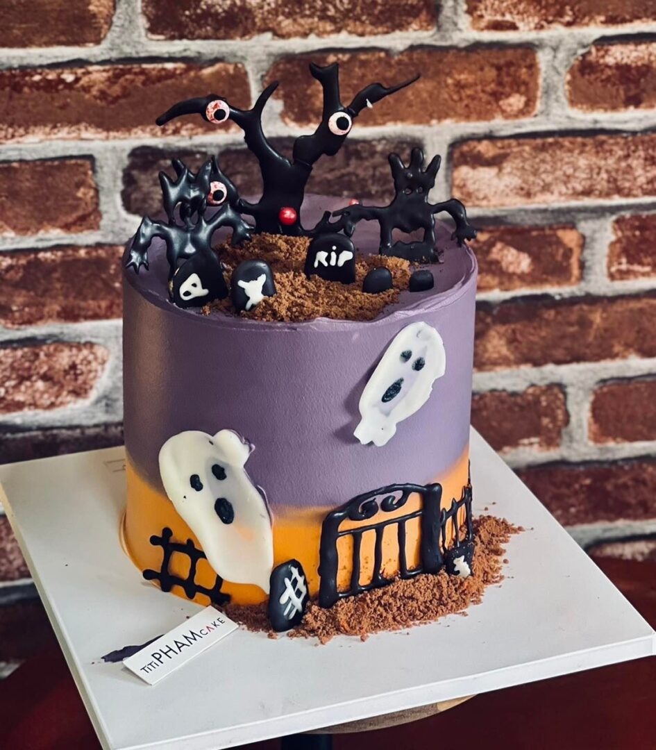 Cập nhật những mẫu bánh sinh nhật đẹp cho Halloween 2022 - TiTiPhamCake