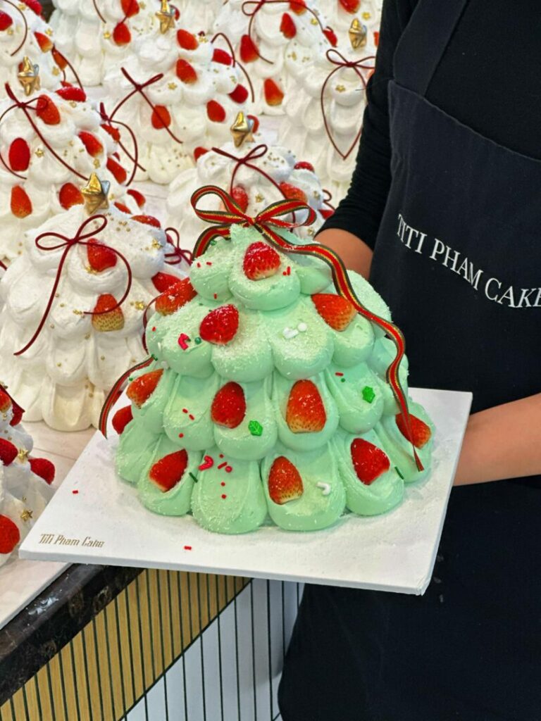 Christmas Tree Cake