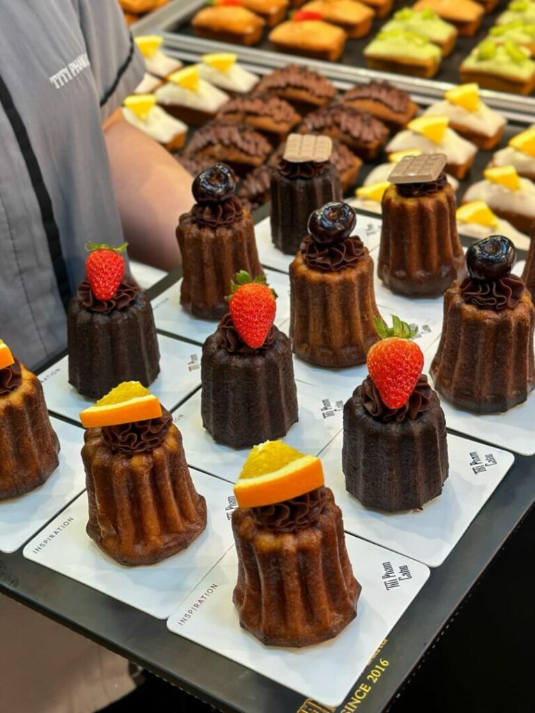 bánh Canelé