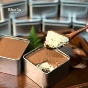 Tiramisu hộp thiếc